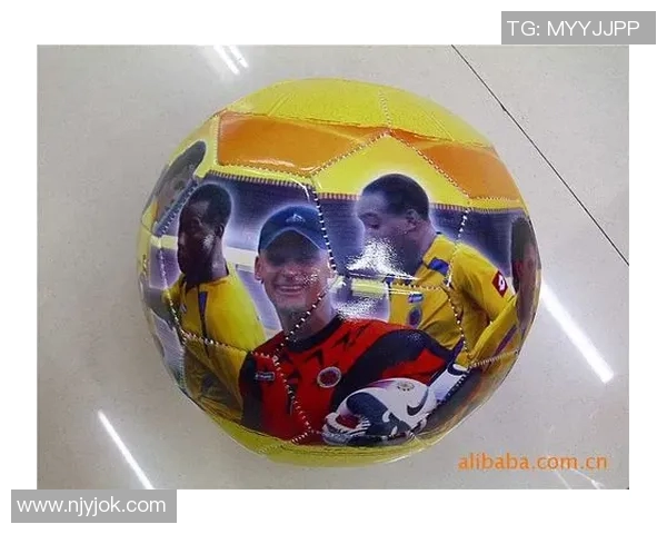 如何辨别足球明星官方卡的真伪与品质技巧分享