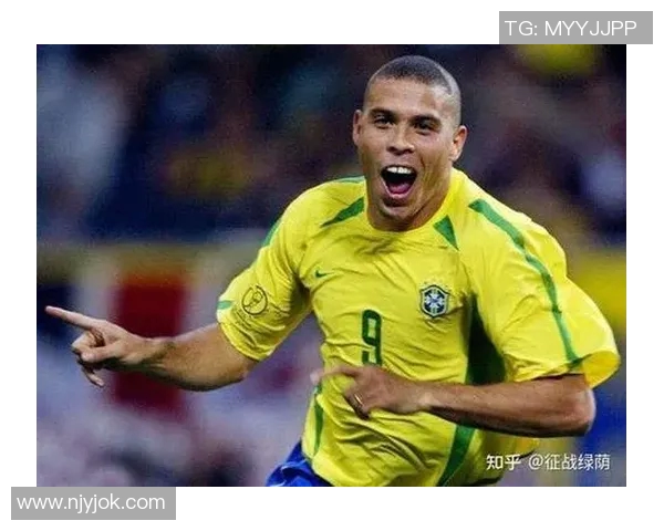 足球明星中有哪些人曾在高校完成学业并获得学位的详细介绍